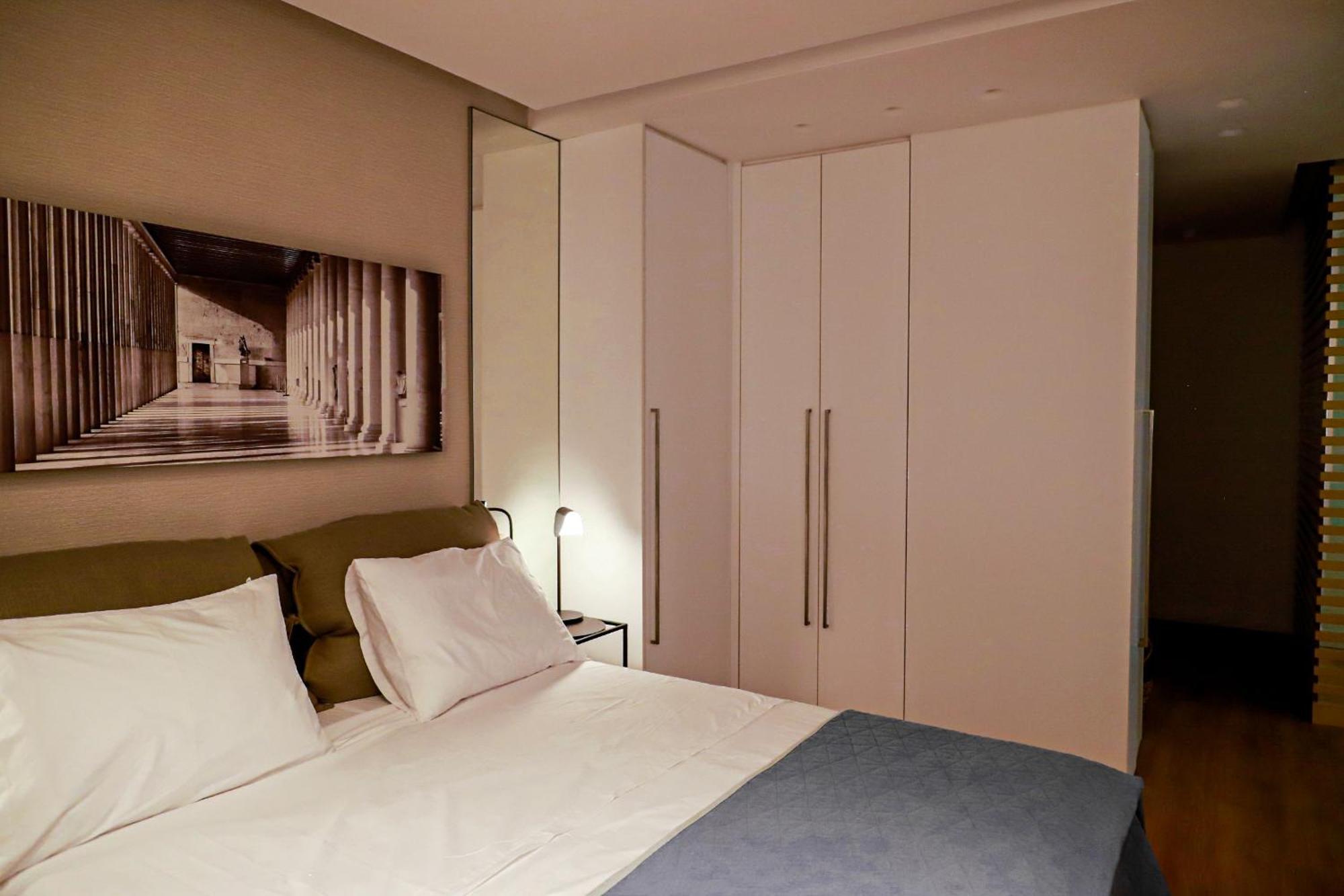 אתונה Renovated Apartment With Roof Garden Access, 15 M Walk To Acropolis מראה חיצוני תמונה