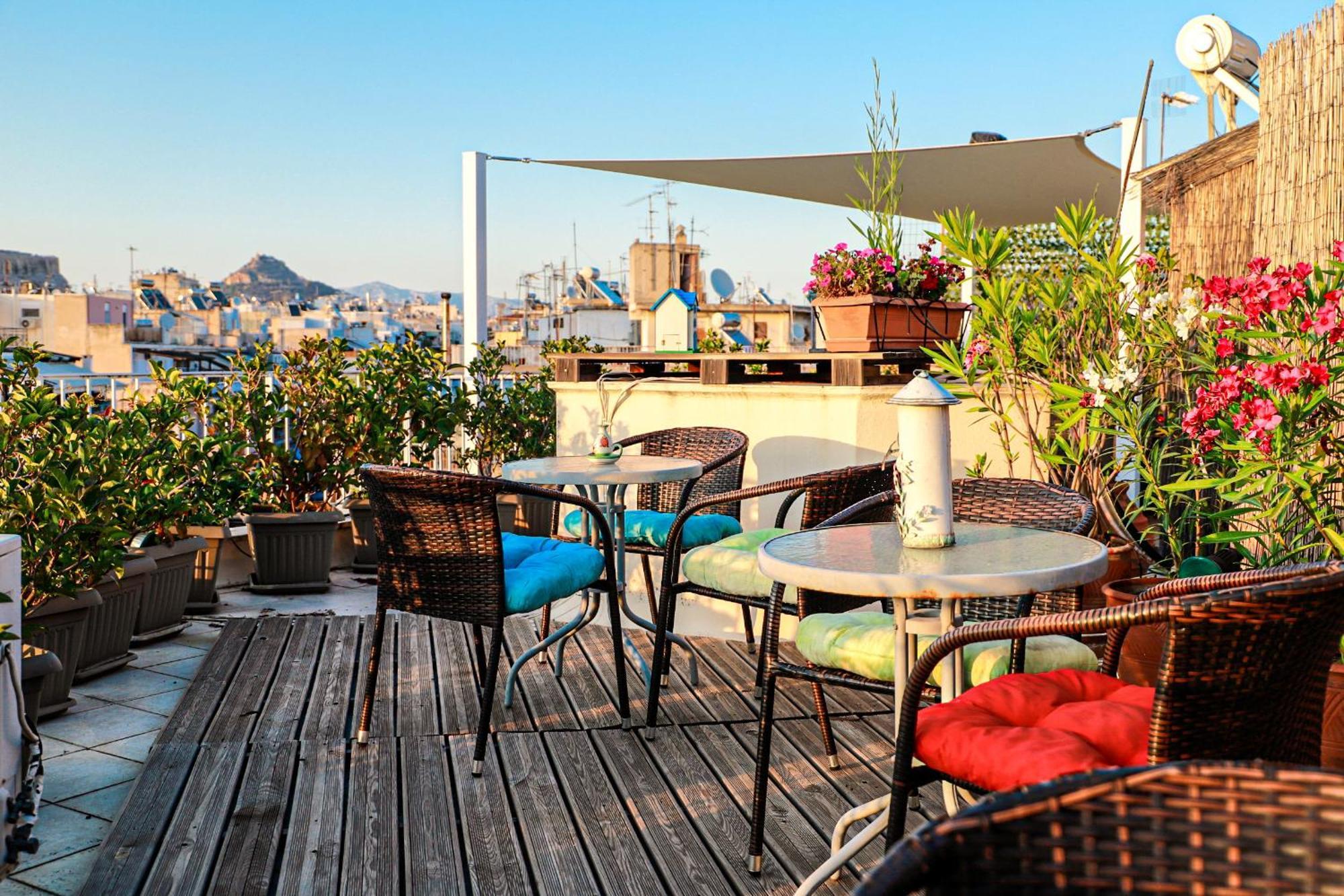 אתונה Renovated Apartment With Roof Garden Access, 15 M Walk To Acropolis מראה חיצוני תמונה