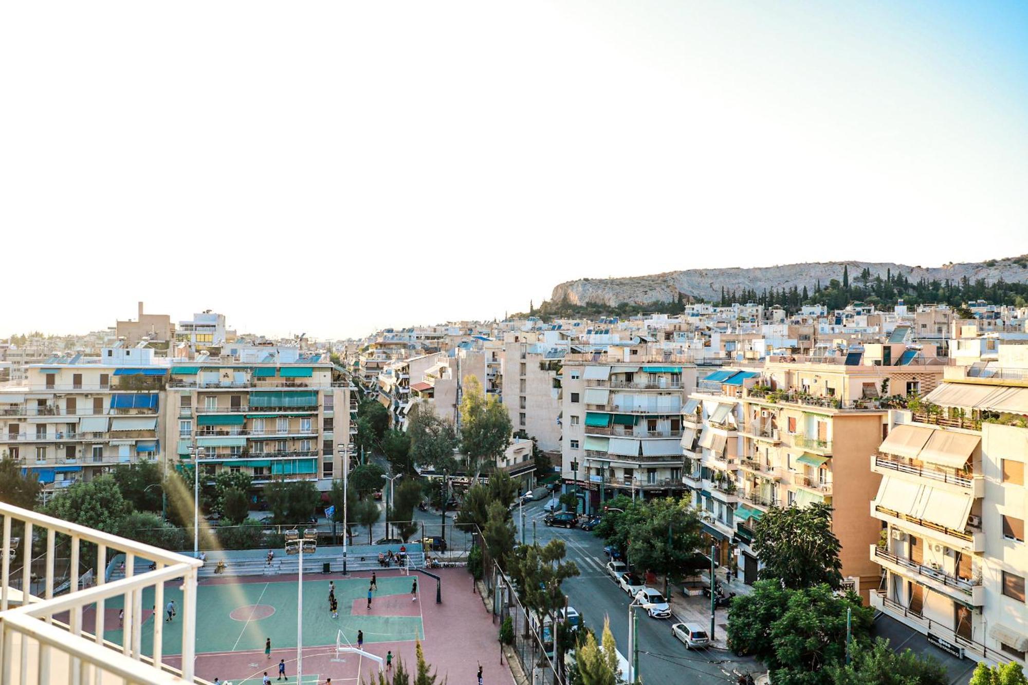 אתונה Renovated Apartment With Roof Garden Access, 15 M Walk To Acropolis מראה חיצוני תמונה