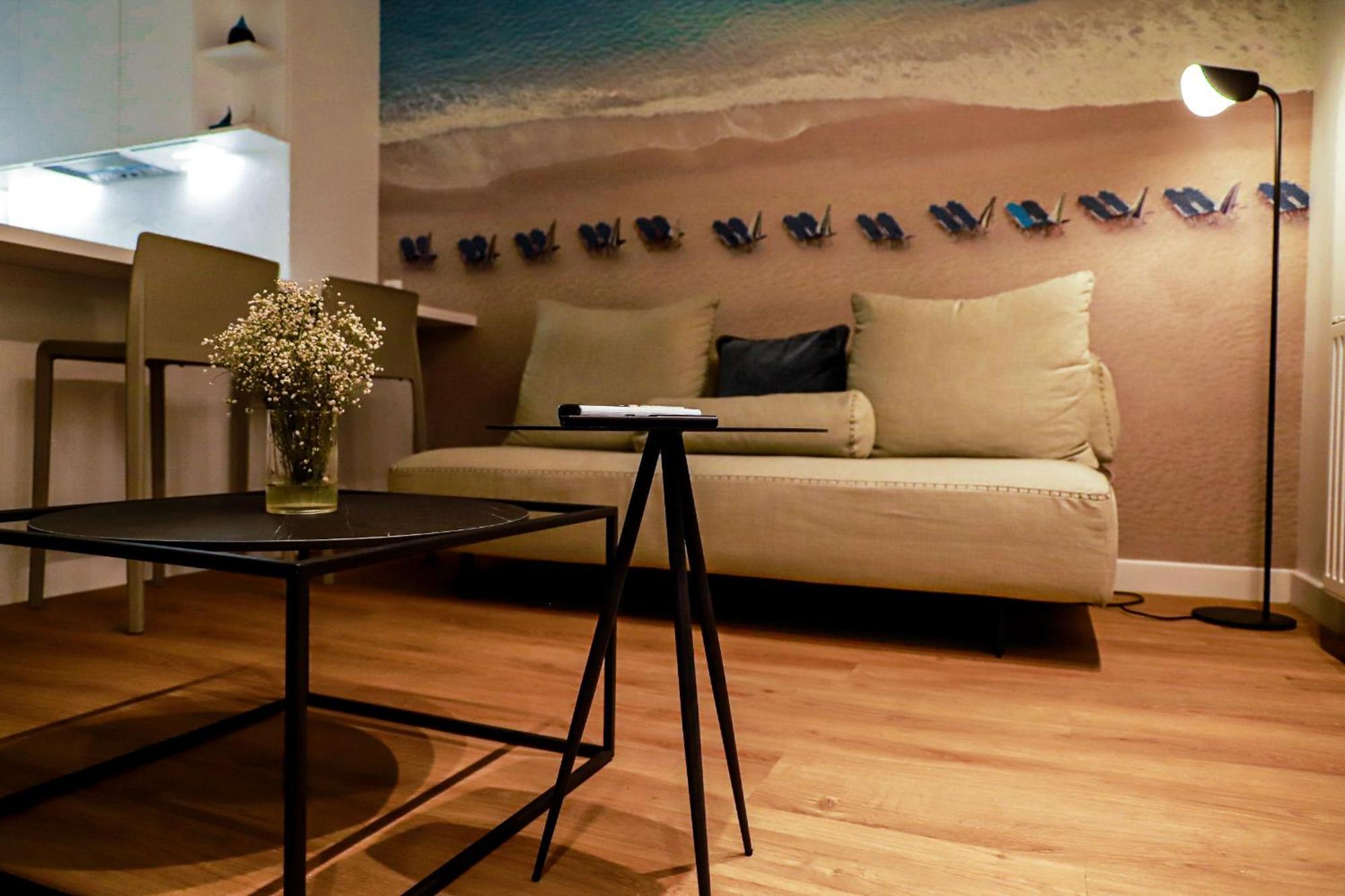 אתונה Renovated Apartment With Roof Garden Access, 15 M Walk To Acropolis מראה חיצוני תמונה
