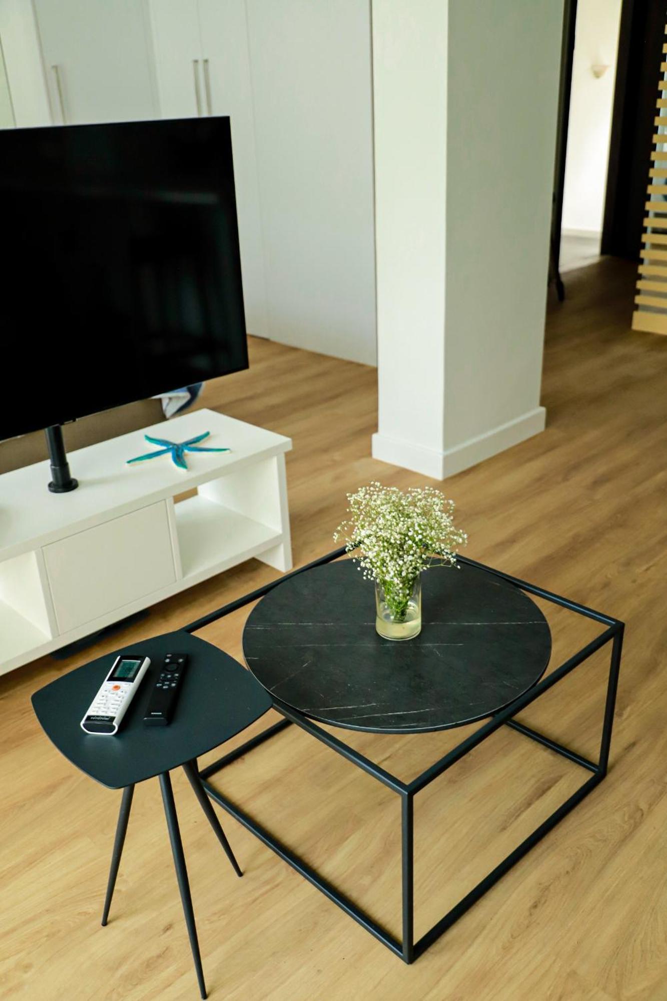 אתונה Renovated Apartment With Roof Garden Access, 15 M Walk To Acropolis מראה חיצוני תמונה