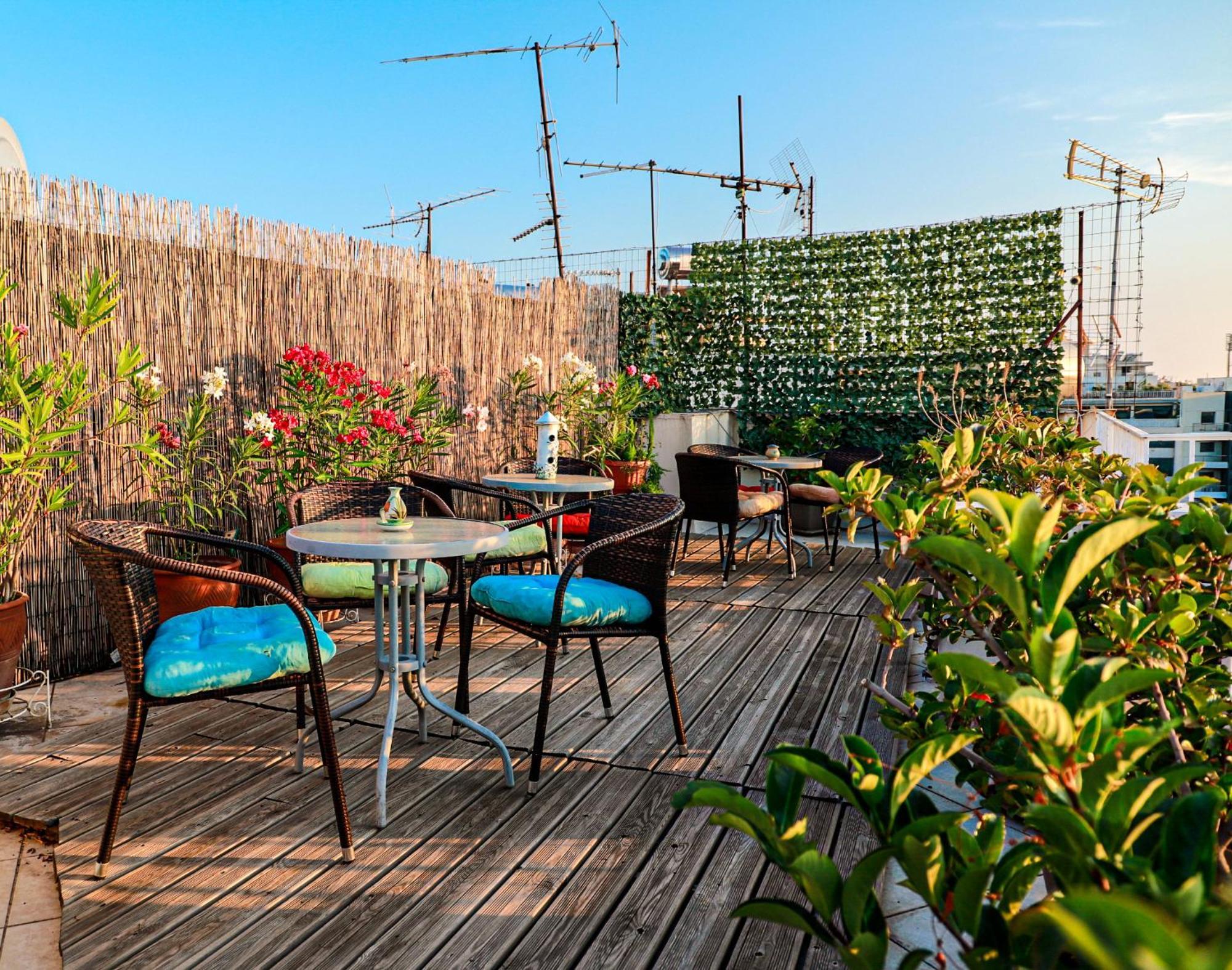 אתונה Renovated Apartment With Roof Garden Access, 15 M Walk To Acropolis מראה חיצוני תמונה