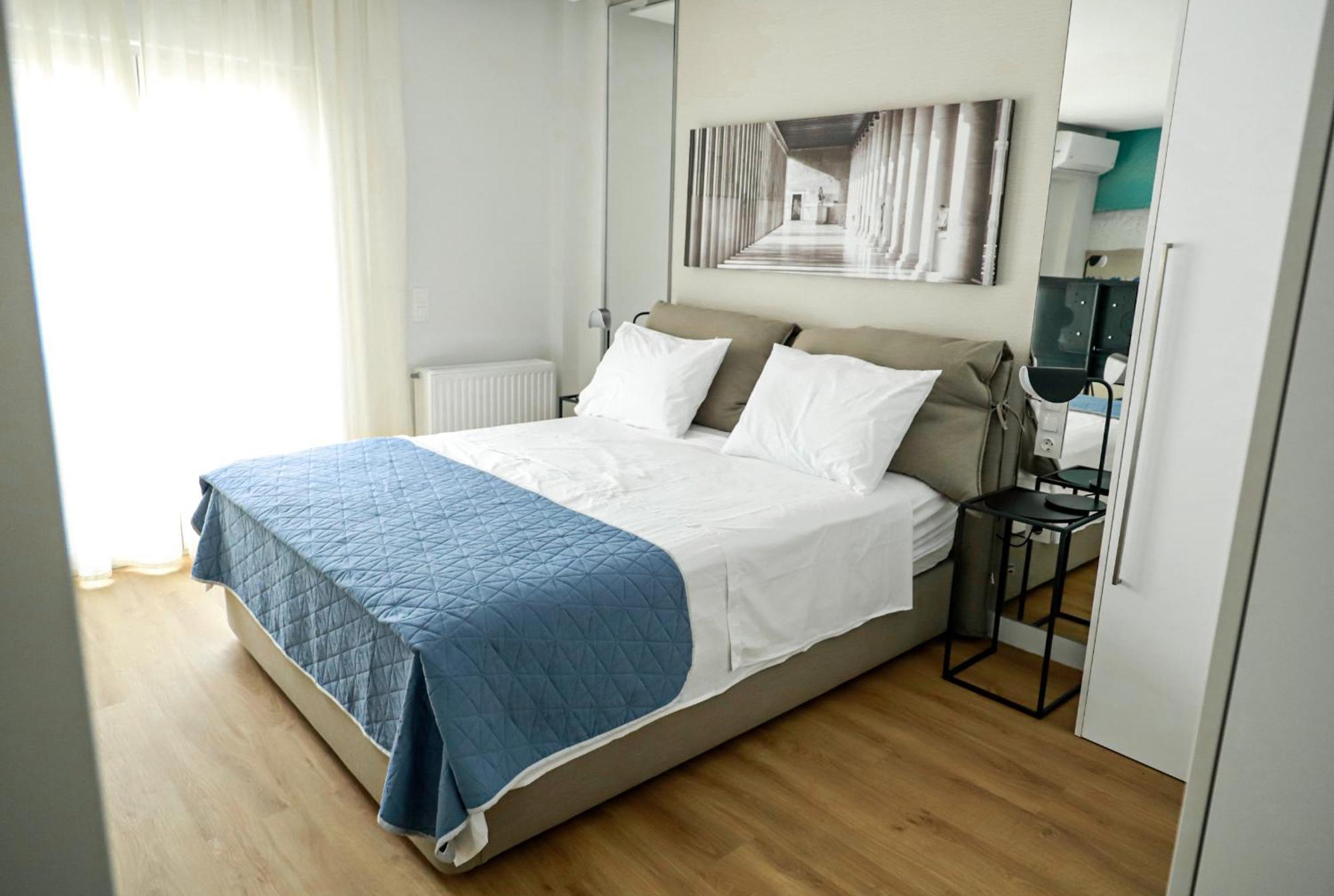 אתונה Renovated Apartment With Roof Garden Access, 15 M Walk To Acropolis מראה חיצוני תמונה