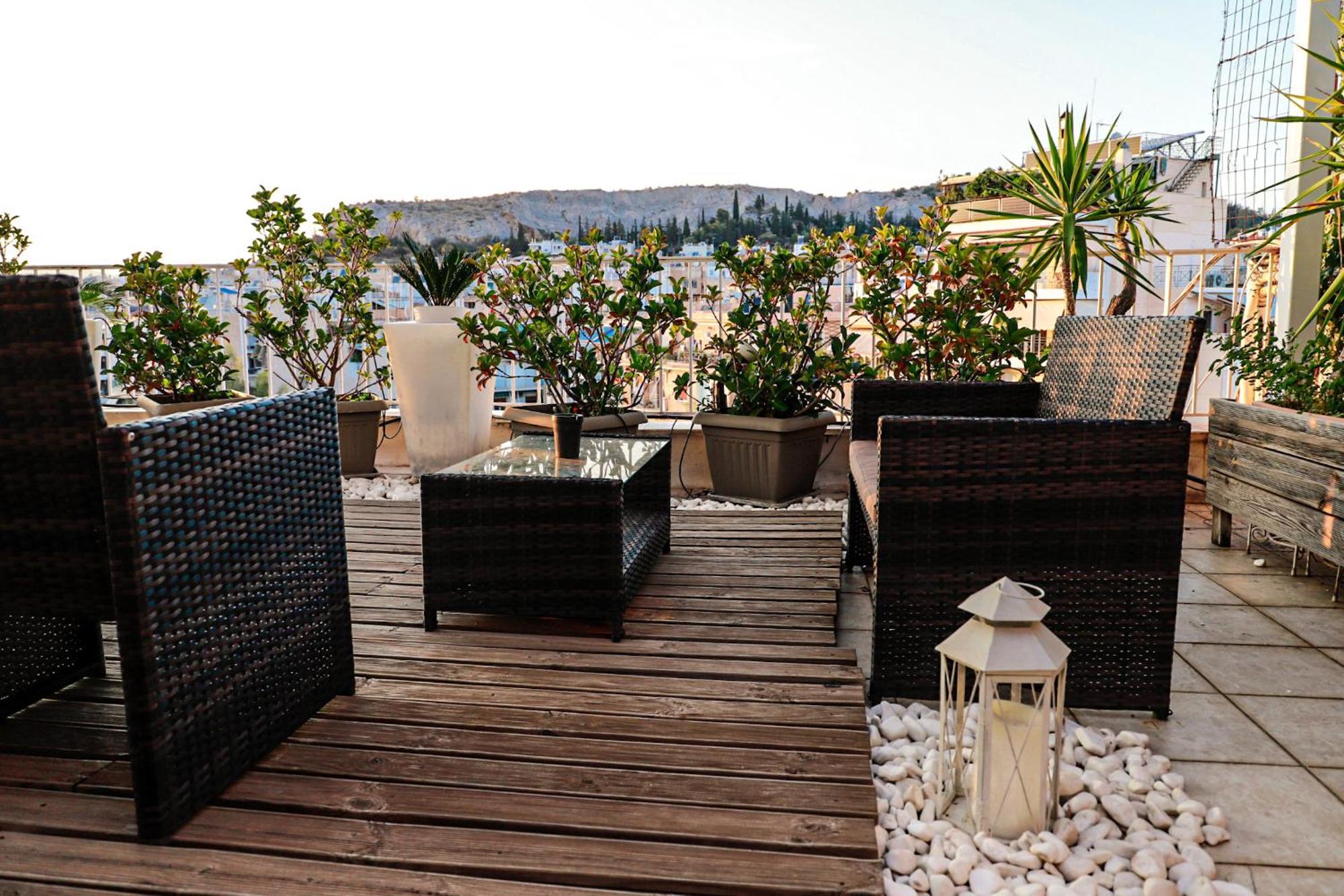 אתונה Renovated Apartment With Roof Garden Access, 15 M Walk To Acropolis מראה חיצוני תמונה