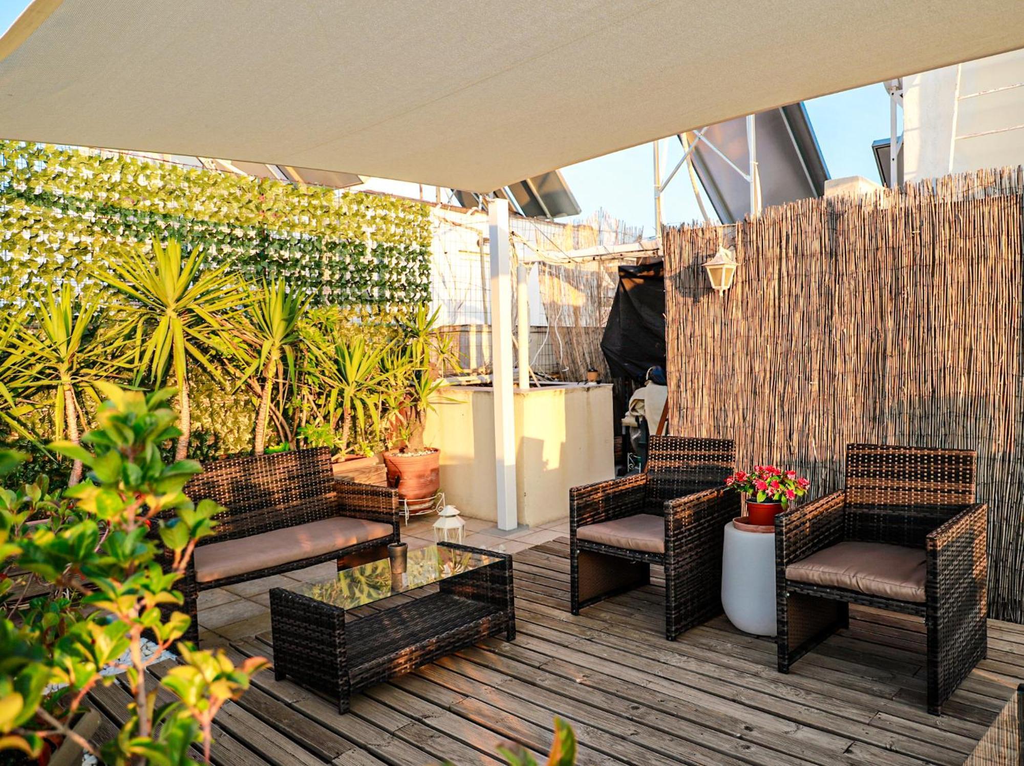 אתונה Renovated Apartment With Roof Garden Access, 15 M Walk To Acropolis מראה חיצוני תמונה