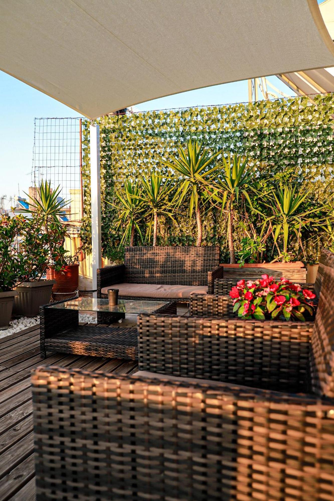 אתונה Renovated Apartment With Roof Garden Access, 15 M Walk To Acropolis מראה חיצוני תמונה