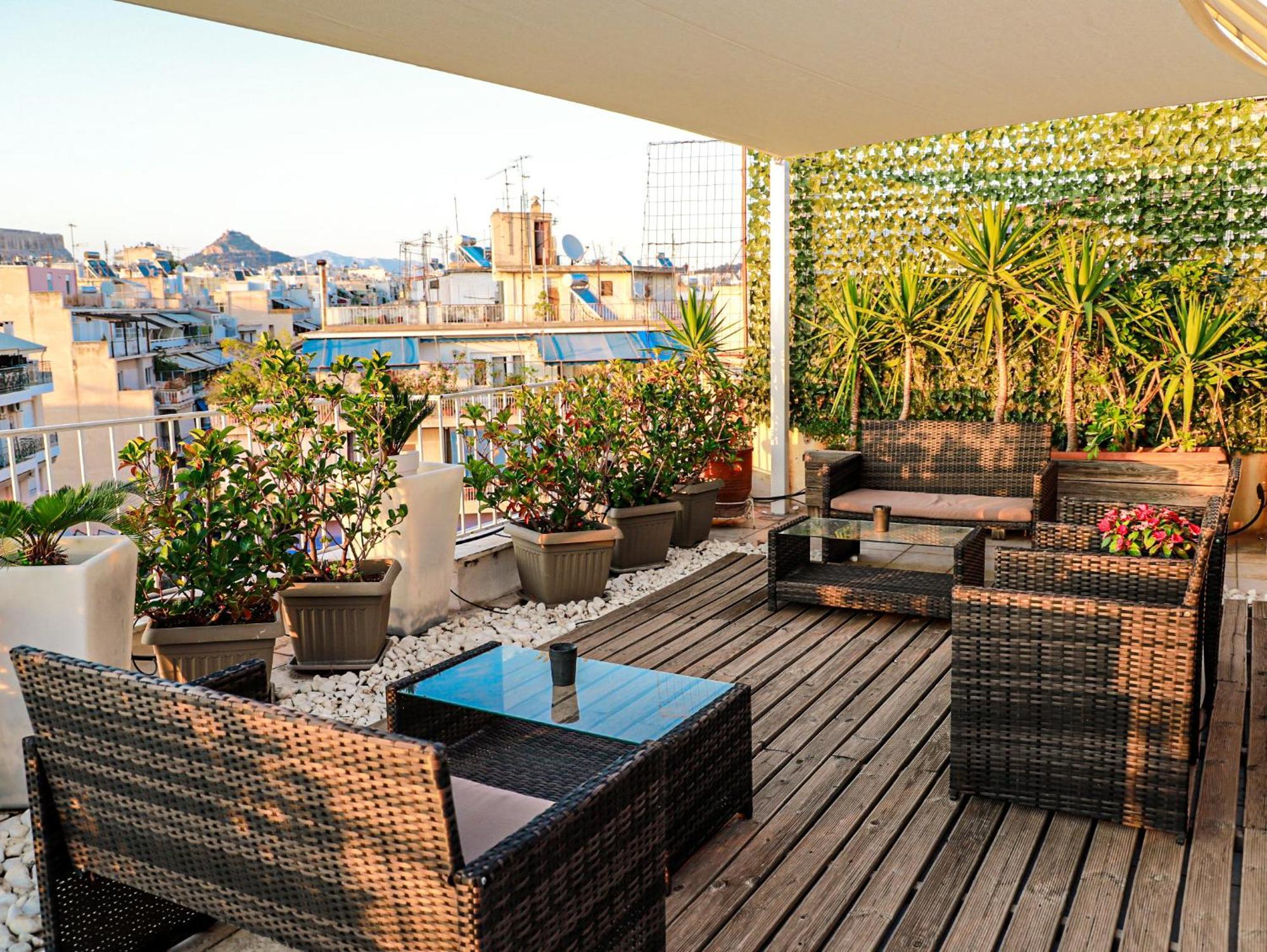 אתונה Renovated Apartment With Roof Garden Access, 15 M Walk To Acropolis מראה חיצוני תמונה